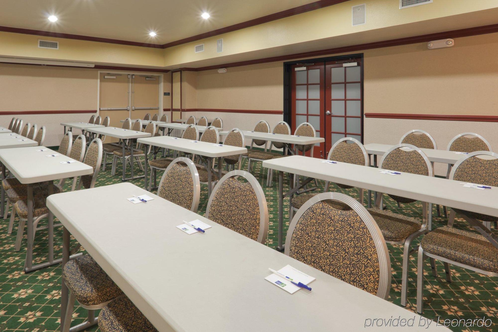 Holiday Inn Express & Suites Bakersfield Central Facilities photo